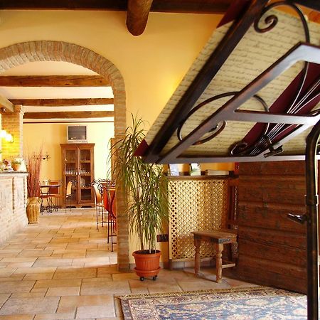 Hotel Antico Casale Vigarano Mainarda Екстериор снимка