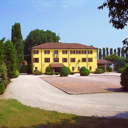 Hotel Antico Casale Vigarano Mainarda Екстериор снимка